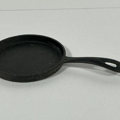 Sm cast Iron Egg Pan