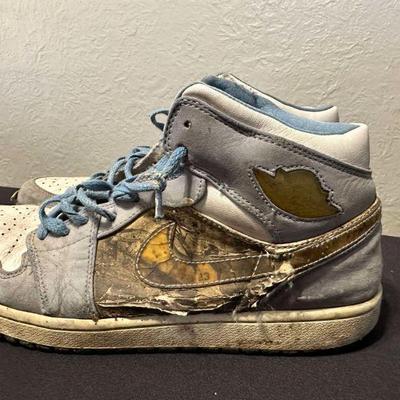 Air Jordan 1 Retro Alpha White University Blue size 11.5 Well loved J’s -buy for fixer uppers & show us your before and after photos.
