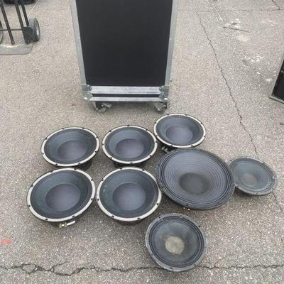 Lot 29o | Lot Of Speakers With Case
