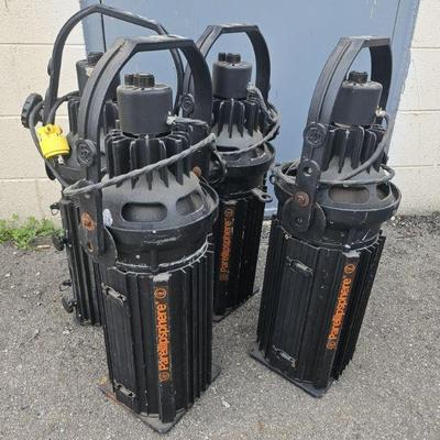 Lot 28h | 4 Parellipsphere Theater Lights
