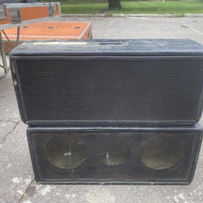 Lot 29i | 2 Speaker Cases
