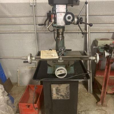 Lot 9 | Rong Fu Drilling & Milling Machine
