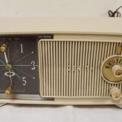 1254	VINTAGE ZENITH TABLE TOP CLOCK/RADIO
