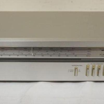 1253	SONY AM/FM/SHORTWAVE STEREO TUNER ST-242S
