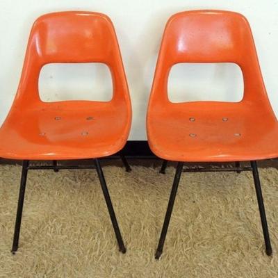 1148	PAIR OF MID CENTURY MODERN FIBER GLASS CHAIRS
