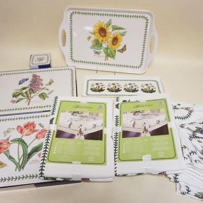 1009	BOTANICAL GARDEN TABLE CLOTHS, PLACEMATS, COASTERS & PLASTIC TRAYS, 3 PLACEMATS HAVE SOME STAINING
