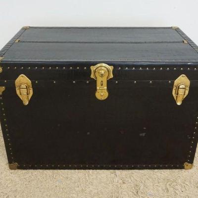 1167	STEAMER TRUNK WITH INTERIOR TRAY, APPROXIMATELY 38 IN X 22 IN X 22 IN H
