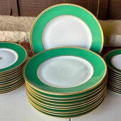 Richard Ginori Italy Visconte Green Dinner Plates, Bread Plates, And Side  