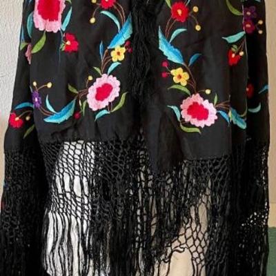 Vibrant Oscar De La Renta Embroidered Piano Scarf Shaw With Black Braided Trim 