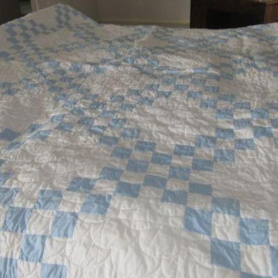Machine quilted quilt