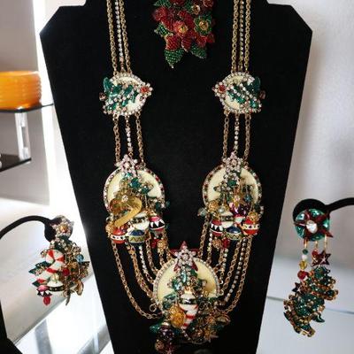 Women's vintage costume jewelry