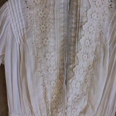 Women's vintage clothing