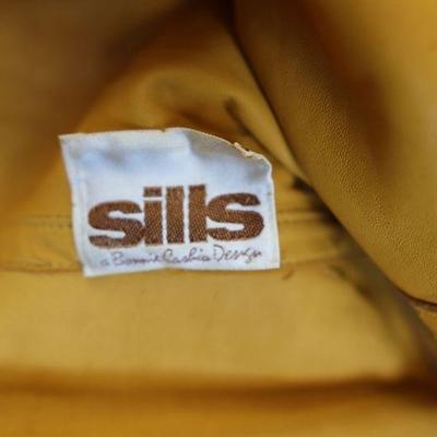 Women's vintage clothing