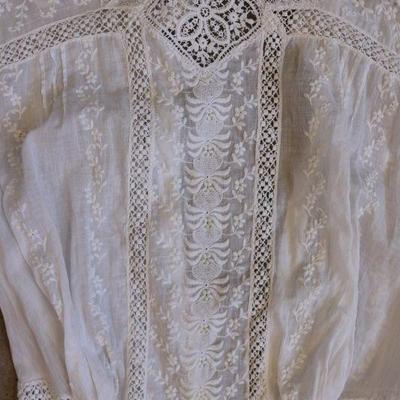Women's vintage clothing