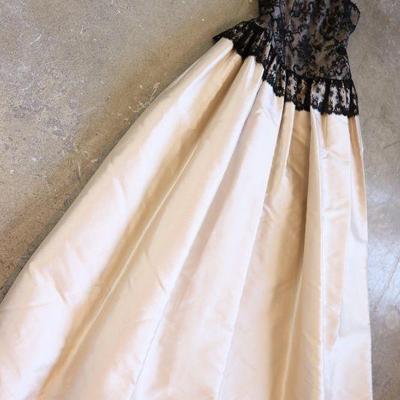 Women's vintage clothing