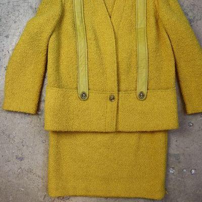 Women's vintage clothing