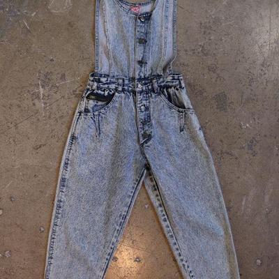 Women's vintage clothing