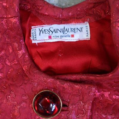Women's vintage clothing