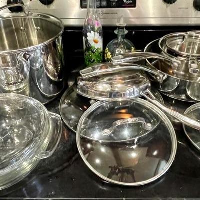 nice, clean cookware