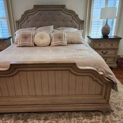 King Bed (Excellent Condition)
