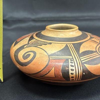 * * * SOLD * * *              Fannie Nampeyo Pot 7" x 4" 
