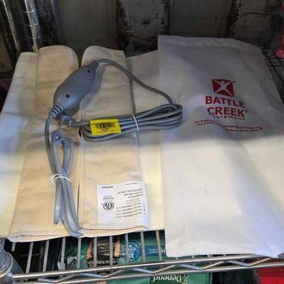 #3522 • NEW!!! 75W Battle Creek Heating Pad