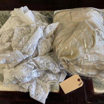 #8112 • Lace Sheets and White Sheets