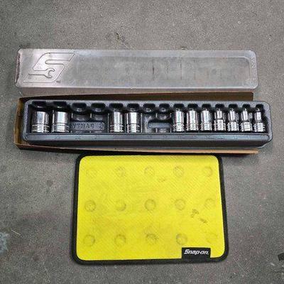 #2022 • Snap-On Tool Metric Shallow Impact Socket Set and Mini Magnetic Mat
