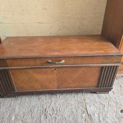 #9110 • Roos Chest