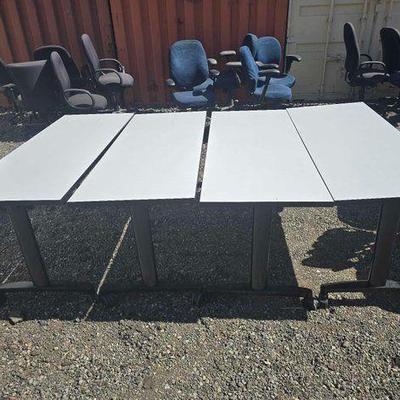 #90028 • (4) Tables