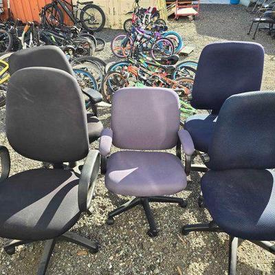 #90048 • 5 Office Chairs