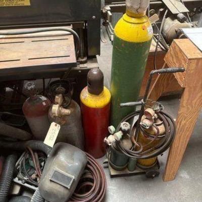#2552 • Welding Mask, Welding Hoses and Tanks