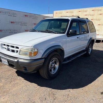 #236 • 2000 Ford Explorer 4x4
