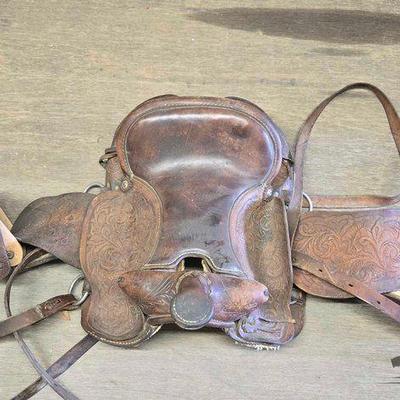 #4650 • Wester Leather Brown Saddle