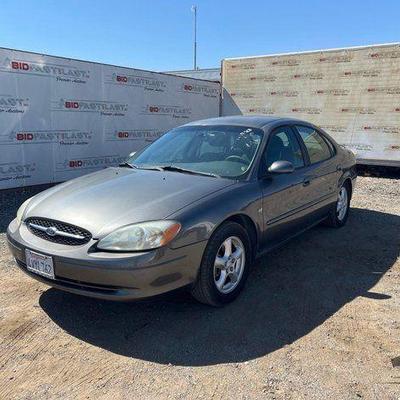 #265 • 2002 Ford Taur us
