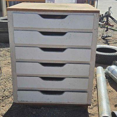 #80704 • Wooden Dresser 6 Drawers