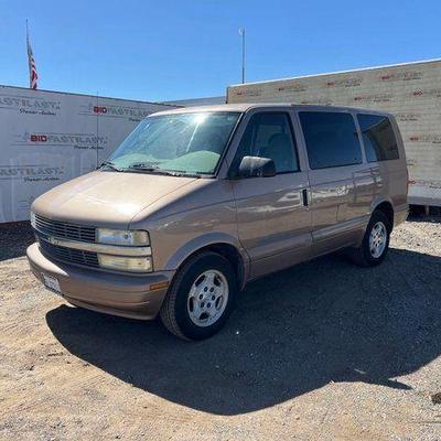 #240 • 2005 Chevrolet Astro Van
