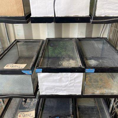 #4052 • (3) Small Reptile Aquariums