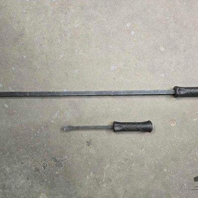 #2020 • (2) Snap-On Tools Pry Bars