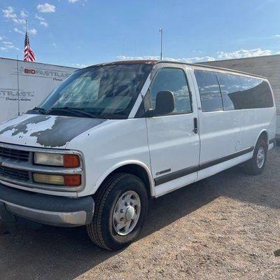 #300 • 2001 Chevrolet Express Van
