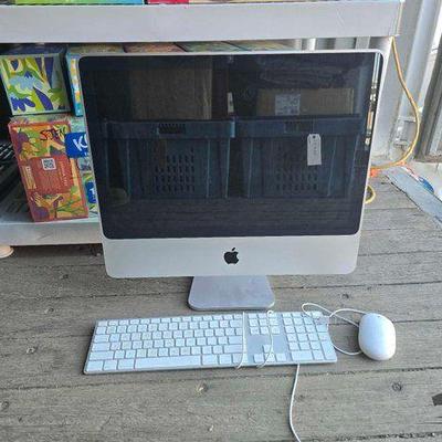 #10578 • iMac with Keyboard and Mouse