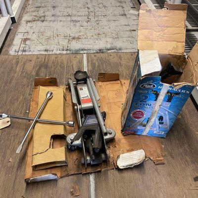 #8132 • 4000lb Floor Jack, 2Ton Jack Stand and Wrench