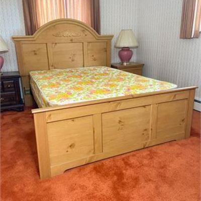Candlelight Pine Bed.jpg