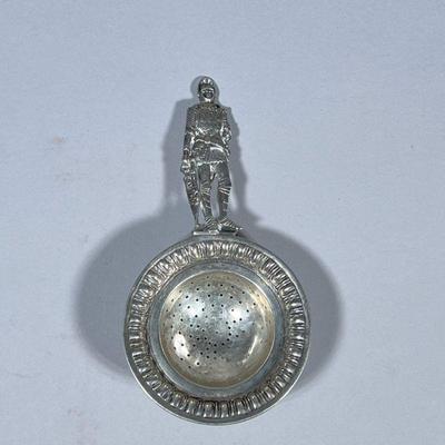 800 SILVER TEA STRAINER | 800 or continental silver tea strainer with knight handle, marked on back “800”, total weight: 2.47 ozt. - h. 1...