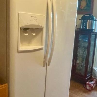 Nice clean working refrigerator