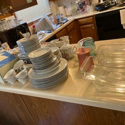 Set of dishes