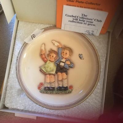 Hummel pie plates
