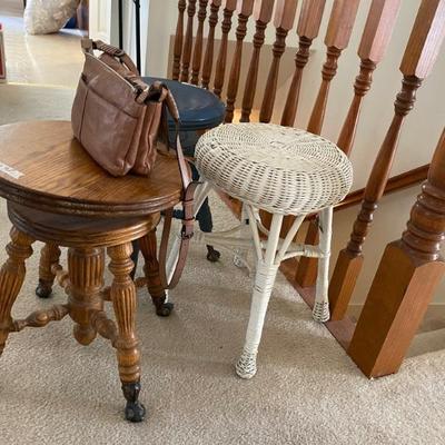 Piano stools