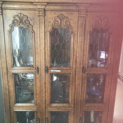  China cabinet