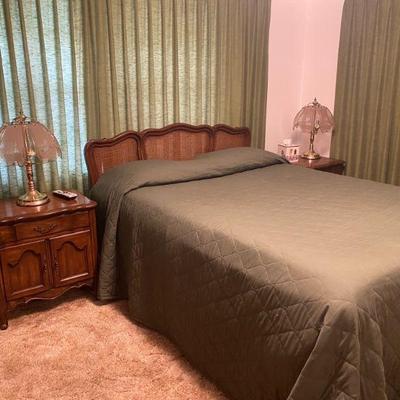 Queen Bed Set